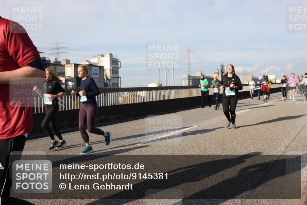 03.10.2025 - Köhlbrandbrückenlauf Lena Gebhardt http://msf.ph/oto/9145381 03.10.2025 10:02:54 Position 2  meine-sportfotos.de