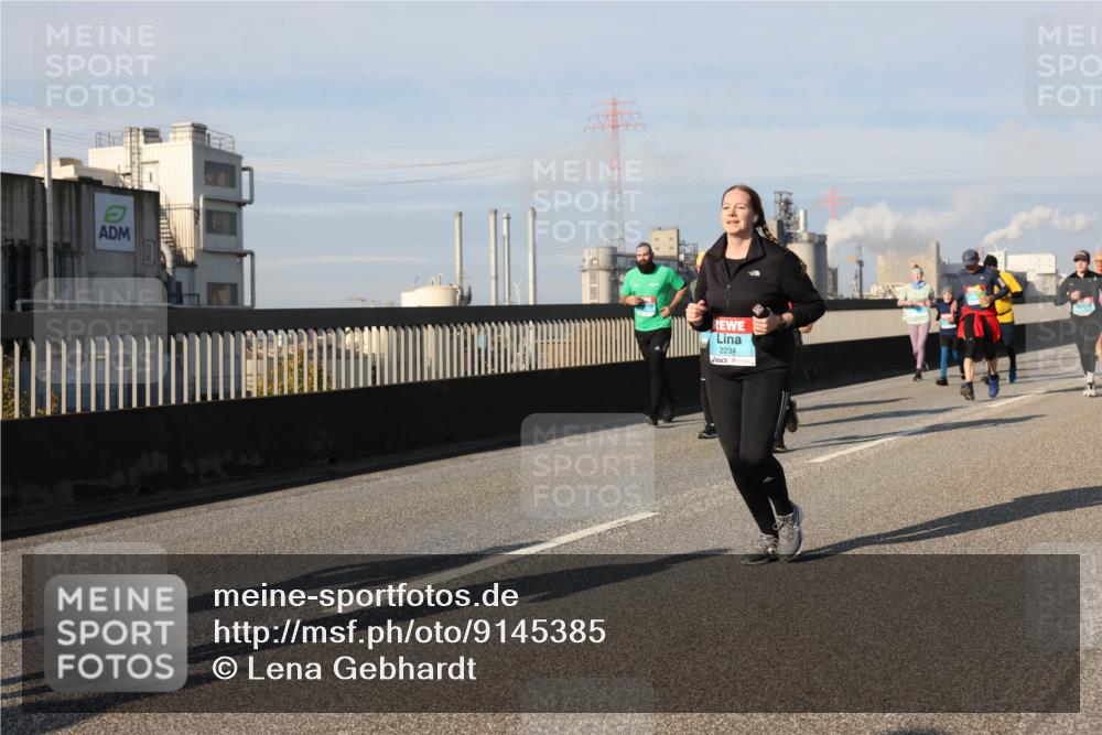 03.10.2025 - Köhlbrandbrückenlauf Lena Gebhardt http://msf.ph/oto/9145385 03.10.2025 10:02:54 Position 2 2234 meine-sportfotos.de