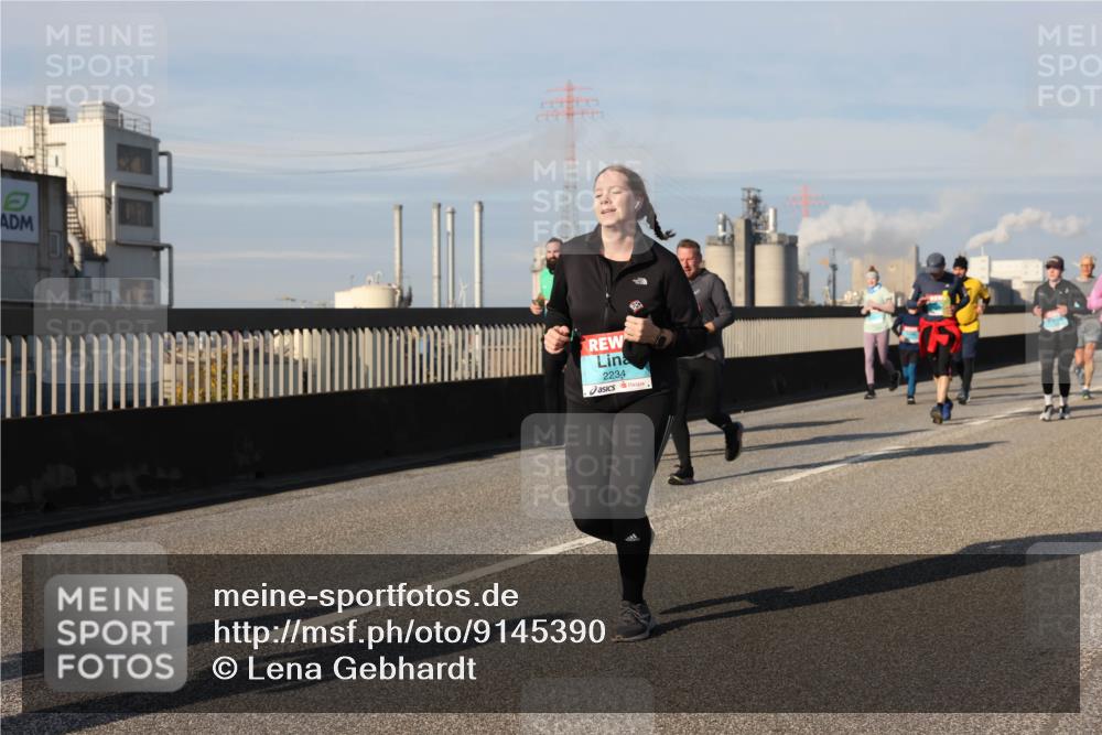 03.10.2025 - Köhlbrandbrückenlauf Lena Gebhardt http://msf.ph/oto/9145390 03.10.2025 10:02:55 Position 2 2234 meine-sportfotos.de