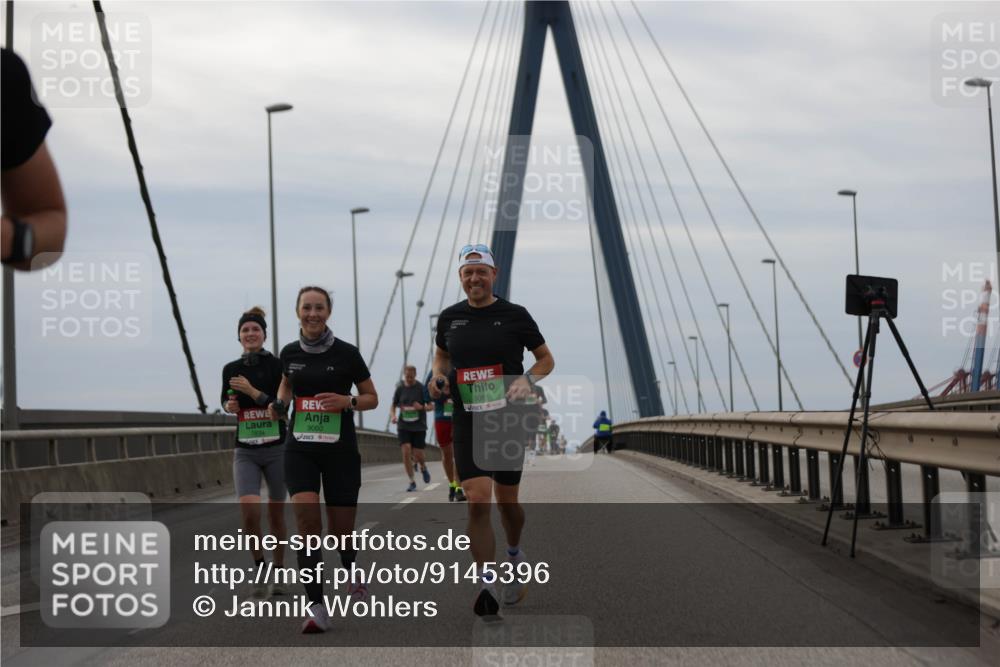 03.10.2025 - Köhlbrandbrückenlauf Jannik Wohlers http://msf.ph/oto/9145396 03.10.2025 15:47:03 Position 1 7834, 9060, 9061 meine-sportfotos.de