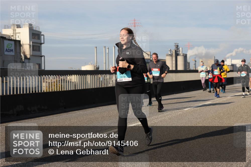 03.10.2025 - Köhlbrandbrückenlauf Lena Gebhardt http://msf.ph/oto/9145406 03.10.2025 10:02:55 Position 2 2234 meine-sportfotos.de