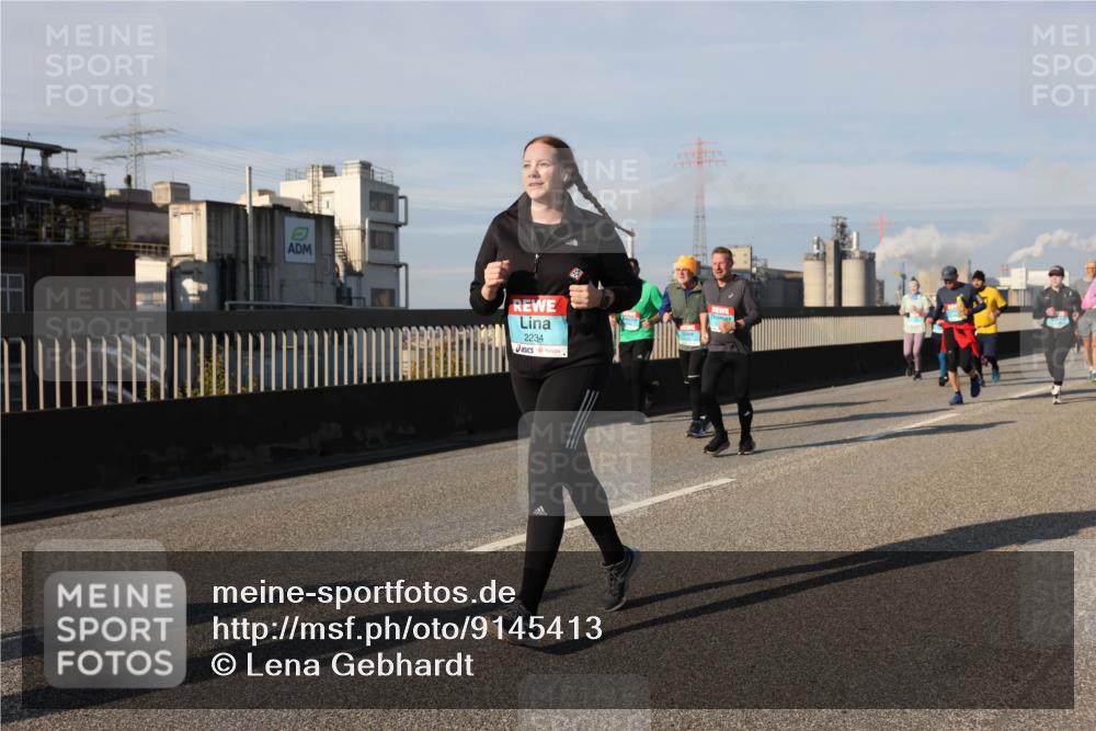 03.10.2025 - Köhlbrandbrückenlauf Lena Gebhardt http://msf.ph/oto/9145413 03.10.2025 10:02:55 Position 2 2234 meine-sportfotos.de