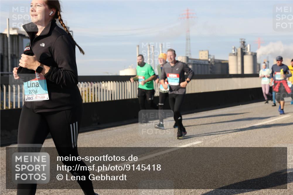 03.10.2025 - Köhlbrandbrückenlauf Lena Gebhardt http://msf.ph/oto/9145418 03.10.2025 10:02:56 Position 2 2234 meine-sportfotos.de
