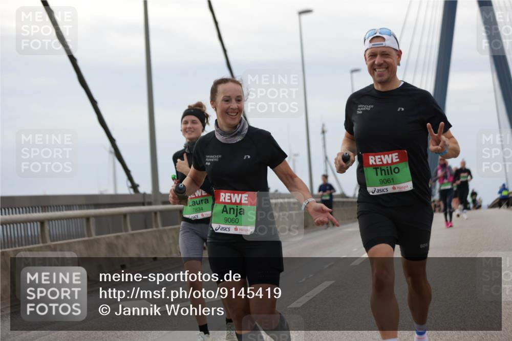 03.10.2025 - Köhlbrandbrückenlauf Jannik Wohlers http://msf.ph/oto/9145419 03.10.2025 15:47:04 Position 1 7834, 9060, 9061, 60 meine-sportfotos.de