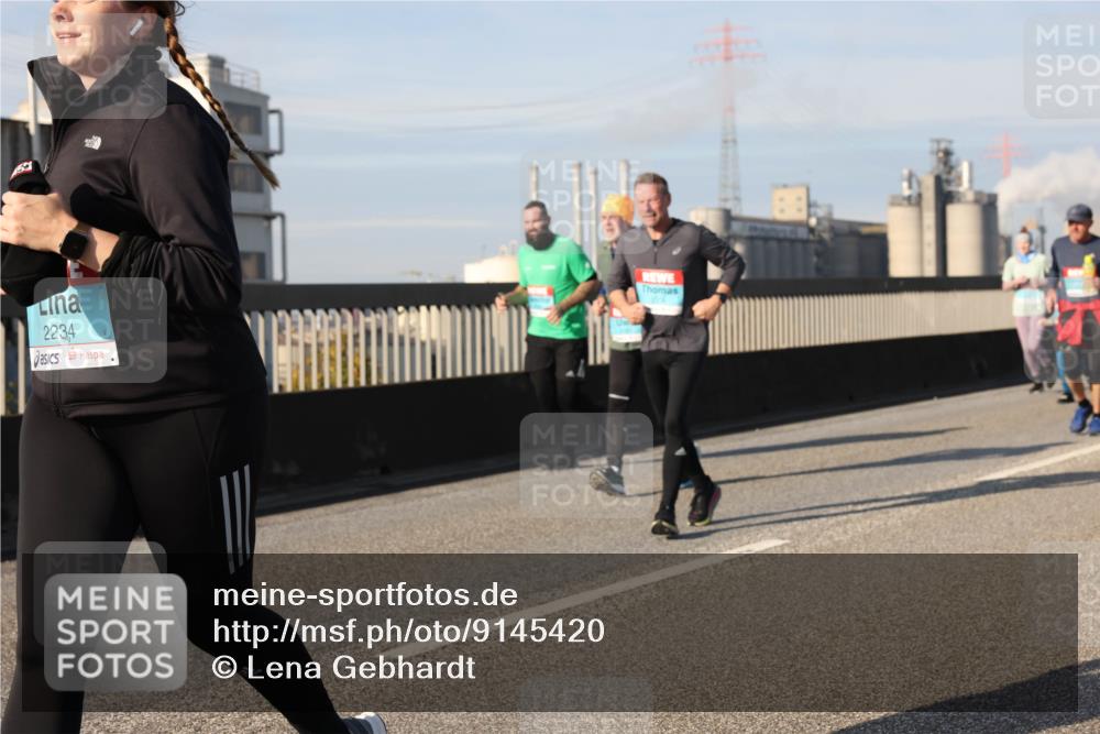 03.10.2025 - Köhlbrandbrückenlauf Lena Gebhardt http://msf.ph/oto/9145420 03.10.2025 10:02:56 Position 2 2234 meine-sportfotos.de