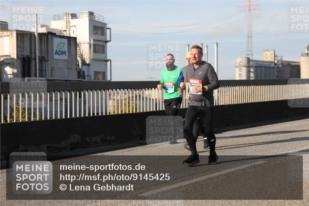 03.10.2025 - Köhlbrandbrückenlauf Lena Gebhardt http://msf.ph/oto/9145425 03.10.2025 10:02:56 Position 2  meine-sportfotos.de