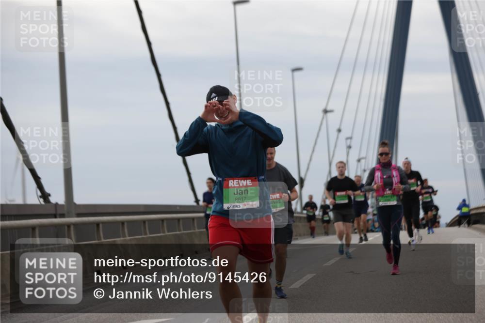 03.10.2025 - Köhlbrandbrückenlauf Jannik Wohlers http://msf.ph/oto/9145426 03.10.2025 15:47:08 Position 1 8817, 515 meine-sportfotos.de