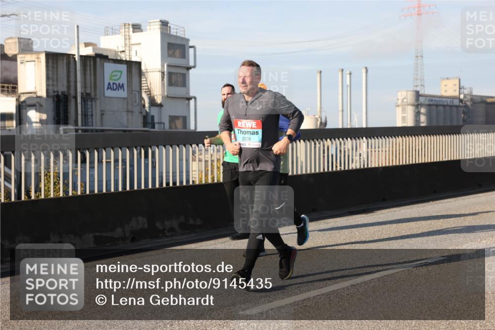 03.10.2025 - Köhlbrandbrückenlauf Lena Gebhardt http://msf.ph/oto/9145435 03.10.2025 10:02:57 Position 2 2308 meine-sportfotos.de