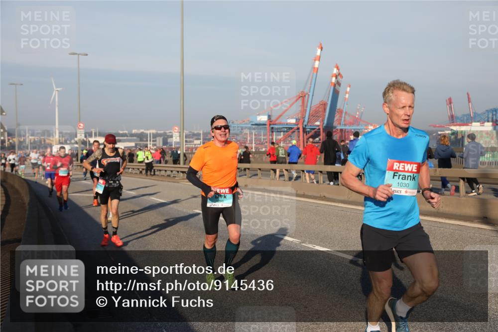 03.10.2025 - Köhlbrandbrückenlauf Yannick Fuchs http://msf.ph/oto/9145436 03.10.2025 08:34:41 Position 2 1030, 266 meine-sportfotos.de