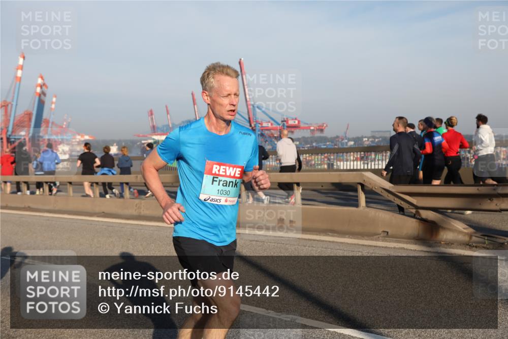 03.10.2025 - Köhlbrandbrückenlauf Yannick Fuchs http://msf.ph/oto/9145442 03.10.2025 08:34:41 Position 2 1030 meine-sportfotos.de