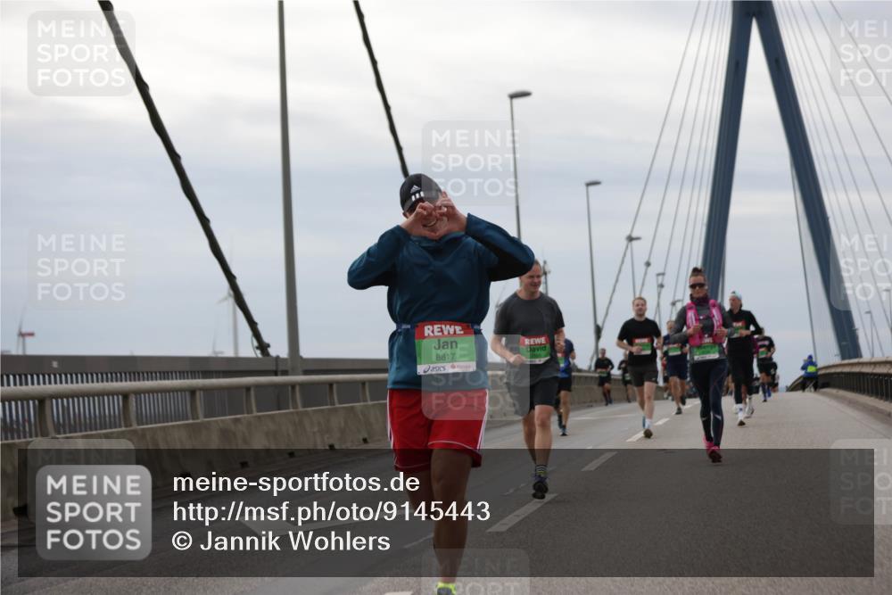 03.10.2025 - Köhlbrandbrückenlauf Jannik Wohlers http://msf.ph/oto/9145443 03.10.2025 15:47:08 Position 1 8817 meine-sportfotos.de