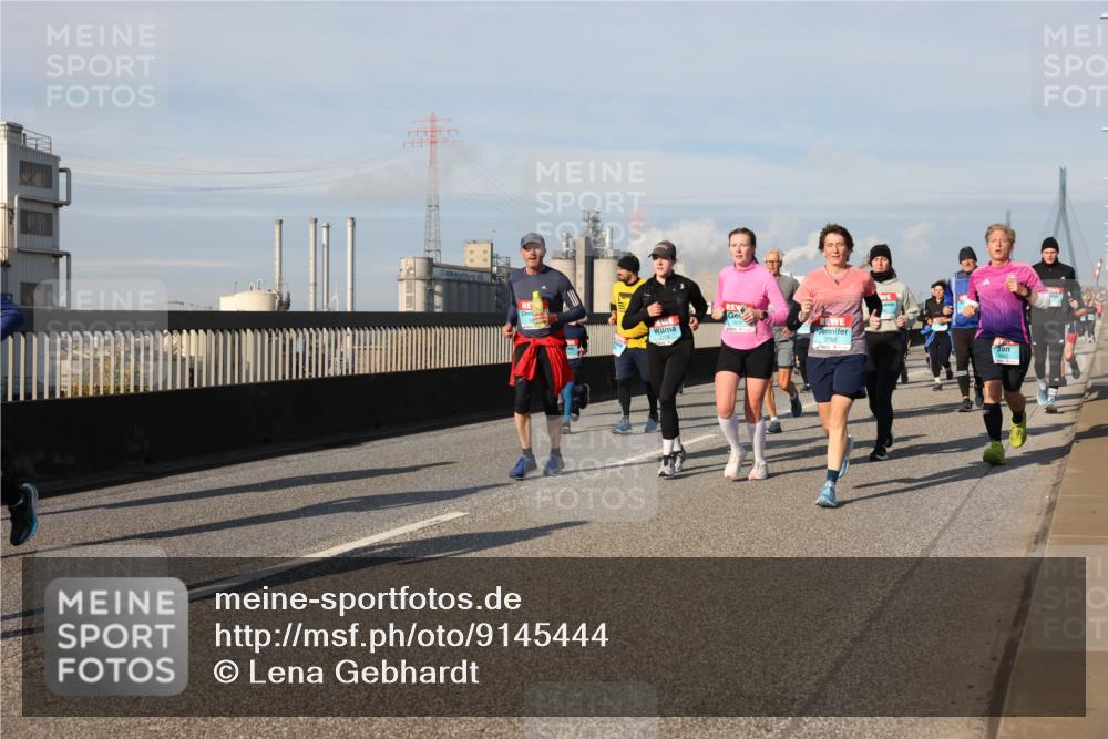 03.10.2025 - Köhlbrandbrückenlauf Lena Gebhardt http://msf.ph/oto/9145444 03.10.2025 10:02:57 Position 2 2152 meine-sportfotos.de