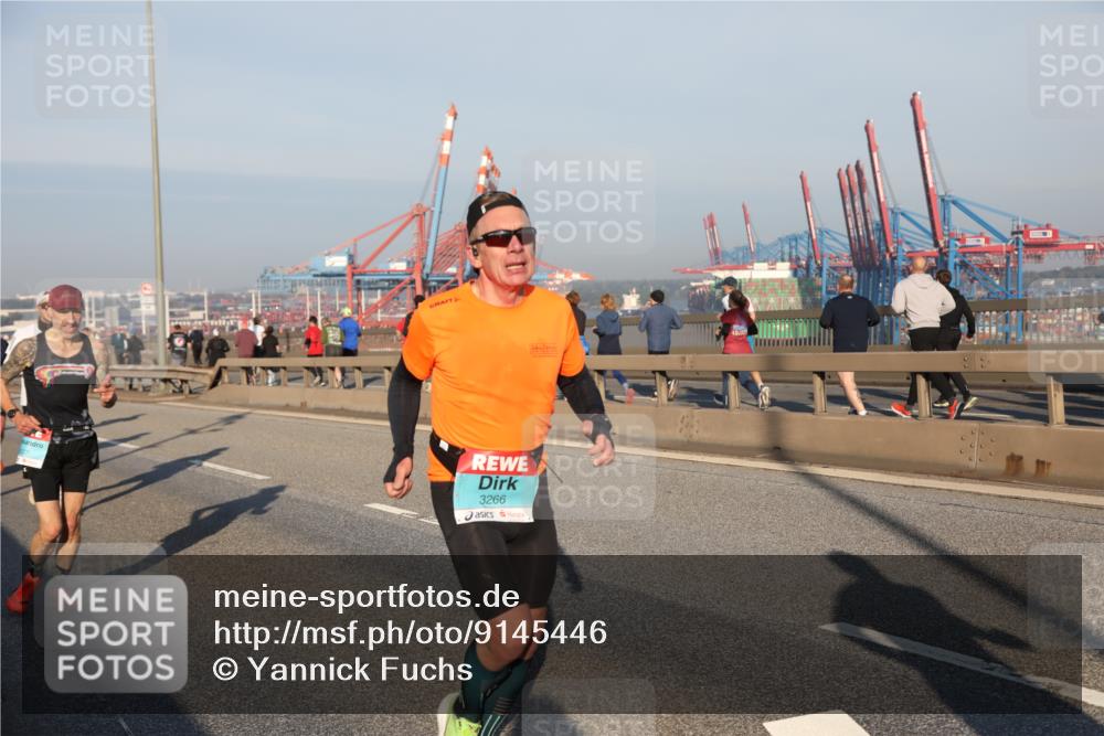 03.10.2025 - Köhlbrandbrückenlauf Yannick Fuchs http://msf.ph/oto/9145446 03.10.2025 08:34:42 Position 2 3266 meine-sportfotos.de