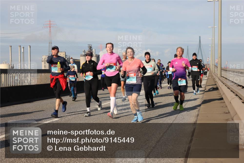 03.10.2025 - Köhlbrandbrückenlauf Lena Gebhardt http://msf.ph/oto/9145449 03.10.2025 10:02:58 Position 2 1976, 2152 meine-sportfotos.de