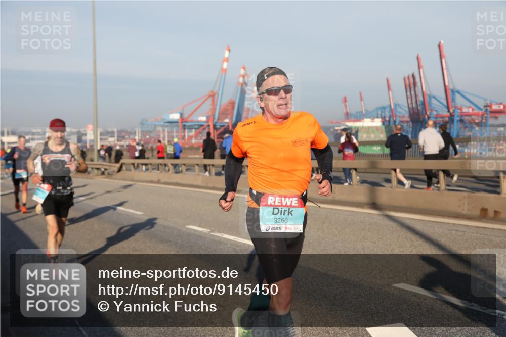 03.10.2025 - Köhlbrandbrückenlauf Yannick Fuchs http://msf.ph/oto/9145450 03.10.2025 08:34:42 Position 2 3266 meine-sportfotos.de