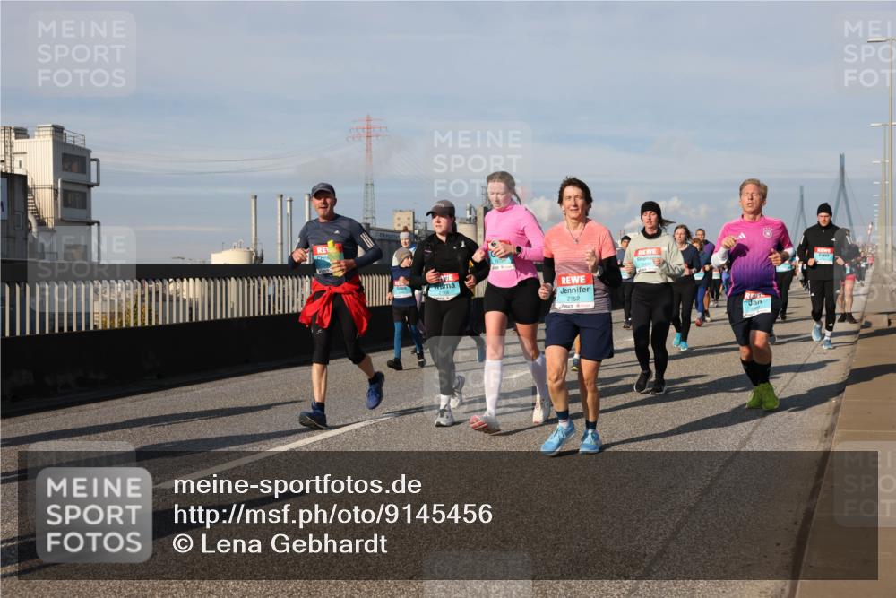 03.10.2025 - Köhlbrandbrückenlauf Lena Gebhardt http://msf.ph/oto/9145456 03.10.2025 10:02:58 Position 2 2114, 2152 meine-sportfotos.de
