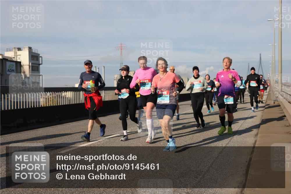 03.10.2025 - Köhlbrandbrückenlauf Lena Gebhardt http://msf.ph/oto/9145461 03.10.2025 10:02:58 Position 2 2152 meine-sportfotos.de