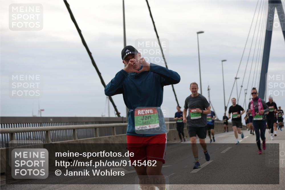 03.10.2025 - Köhlbrandbrückenlauf Jannik Wohlers http://msf.ph/oto/9145462 03.10.2025 15:47:09 Position 1 8817 meine-sportfotos.de