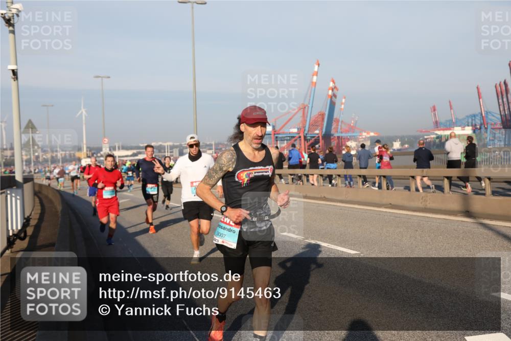 03.10.2025 - Köhlbrandbrückenlauf Yannick Fuchs http://msf.ph/oto/9145463 03.10.2025 08:34:43 Position 2 3007 meine-sportfotos.de