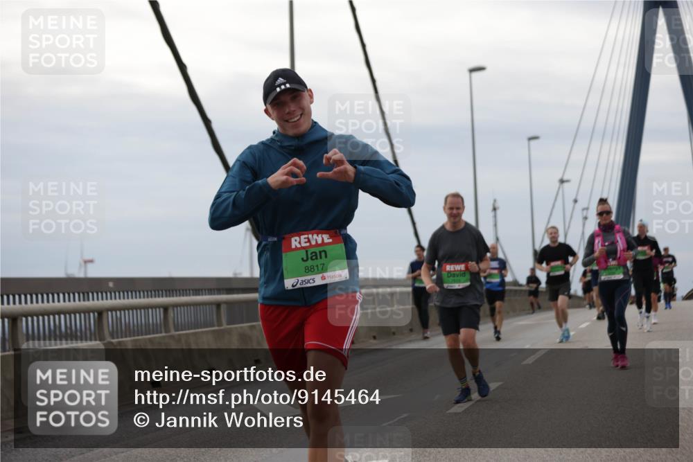 03.10.2025 - Köhlbrandbrückenlauf Jannik Wohlers http://msf.ph/oto/9145464 03.10.2025 15:47:09 Position 1 8817 meine-sportfotos.de