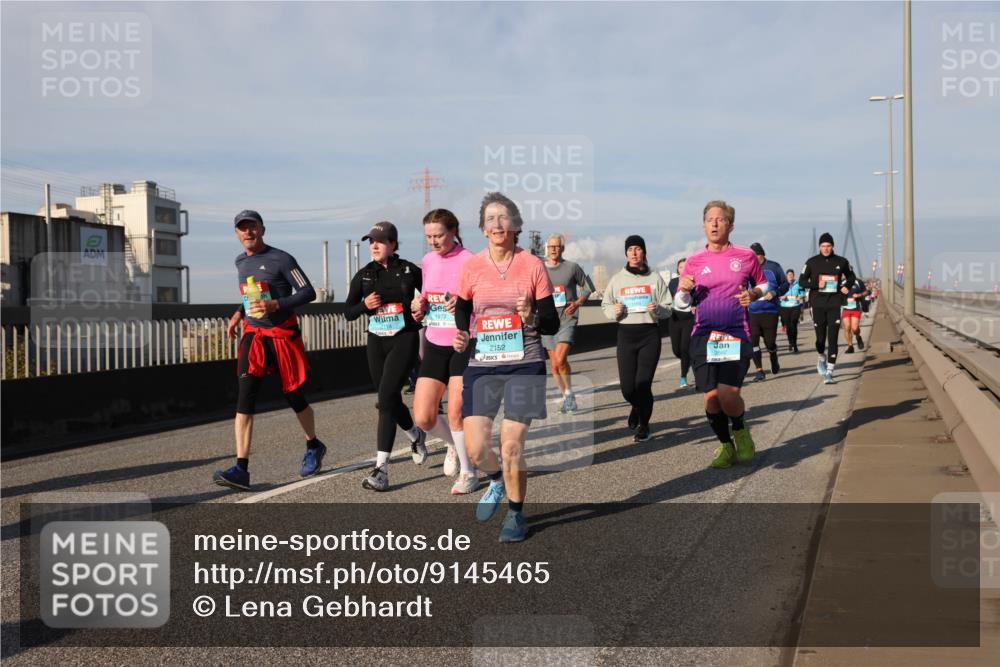 03.10.2025 - Köhlbrandbrückenlauf Lena Gebhardt http://msf.ph/oto/9145465 03.10.2025 10:02:59 Position 2 1977, 2152 meine-sportfotos.de