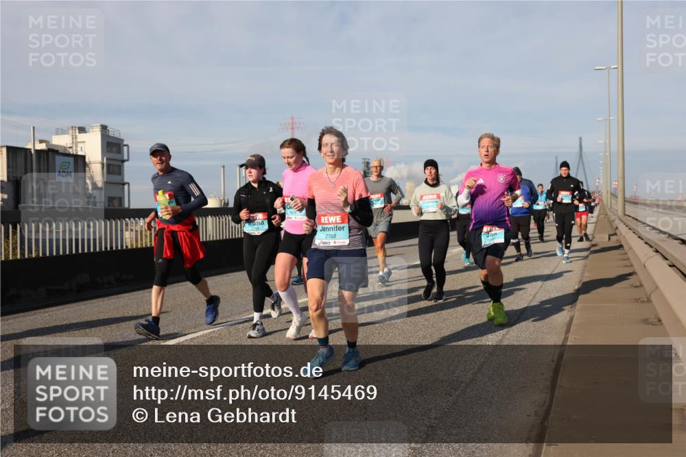 03.10.2025 - Köhlbrandbrückenlauf Lena Gebhardt http://msf.ph/oto/9145469 03.10.2025 10:02:59 Position 2 2114, 1977, 2152 meine-sportfotos.de
