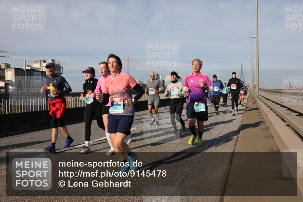 03.10.2025 - Köhlbrandbrückenlauf Lena Gebhardt http://msf.ph/oto/9145478 03.10.2025 10:02:59 Position 2 2152, 3562 meine-sportfotos.de