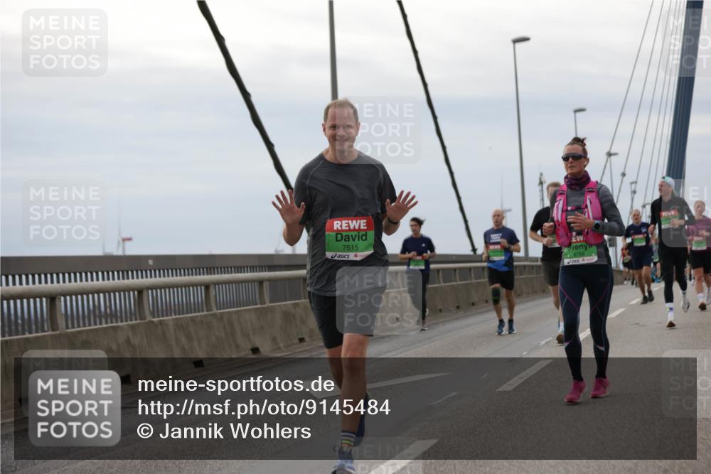 03.10.2025 - Köhlbrandbrückenlauf Jannik Wohlers http://msf.ph/oto/9145484 03.10.2025 15:47:11 Position 1 7515, 8788 meine-sportfotos.de