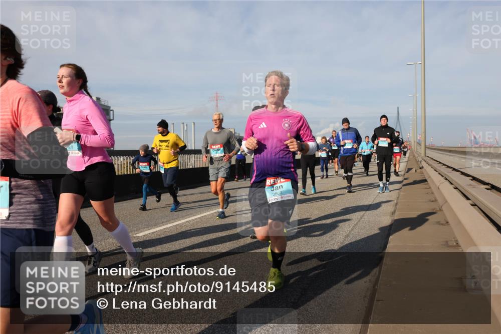 03.10.2025 - Köhlbrandbrückenlauf Lena Gebhardt http://msf.ph/oto/9145485 03.10.2025 10:03:00 Position 2 1977, 3562 meine-sportfotos.de