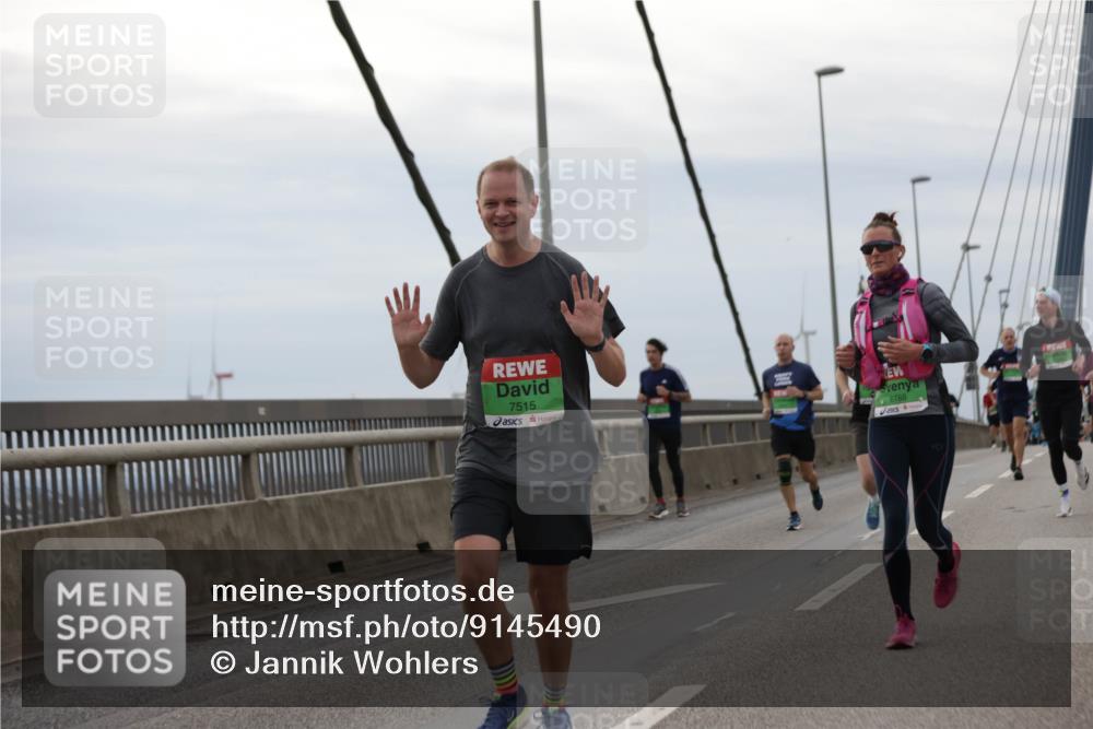 03.10.2025 - Köhlbrandbrückenlauf Jannik Wohlers http://msf.ph/oto/9145490 03.10.2025 15:47:11 Position 1 7515, 8788 meine-sportfotos.de