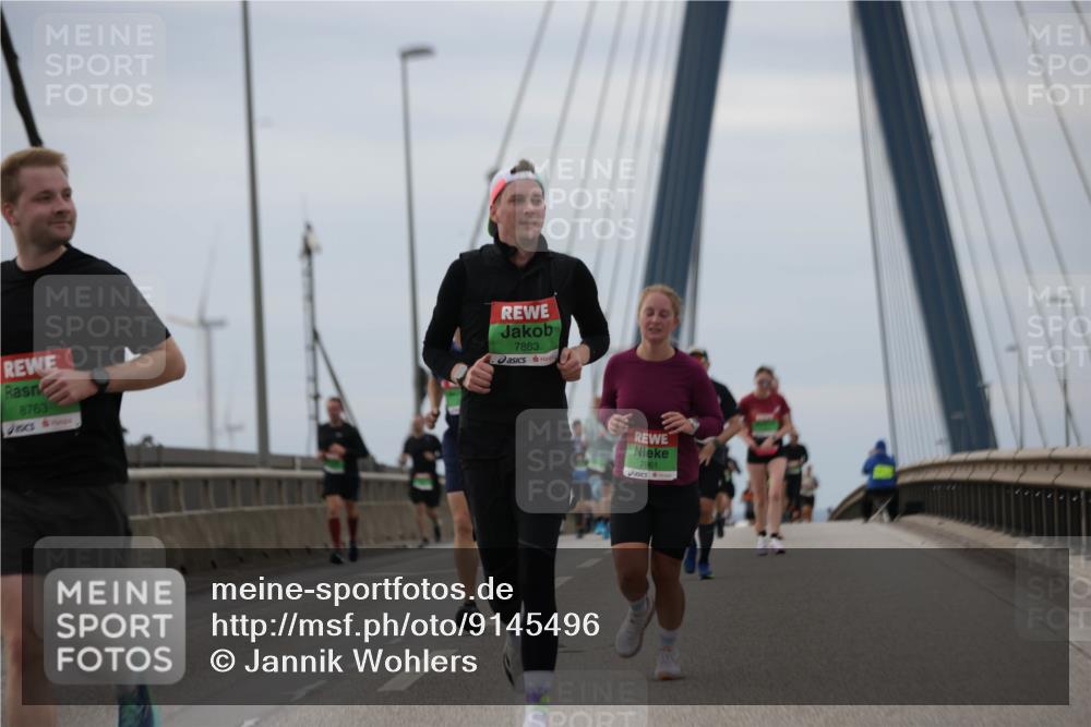 03.10.2025 - Köhlbrandbrückenlauf Jannik Wohlers http://msf.ph/oto/9145496 03.10.2025 15:47:12 Position 1 8763, 7863, 7961 meine-sportfotos.de