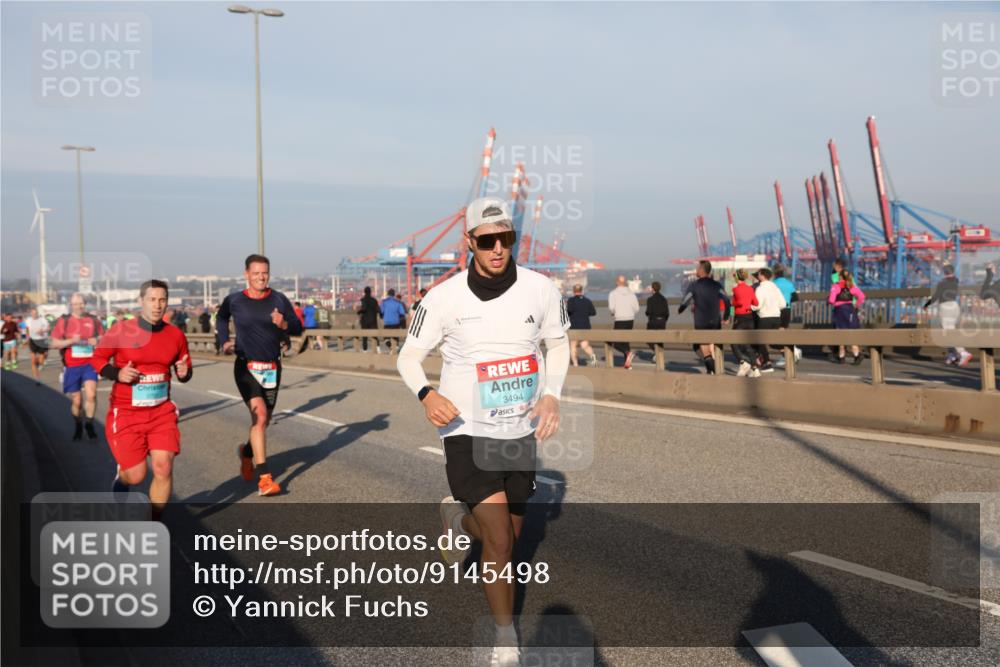 03.10.2025 - Köhlbrandbrückenlauf Yannick Fuchs http://msf.ph/oto/9145498 03.10.2025 08:34:44 Position 2 3494 meine-sportfotos.de