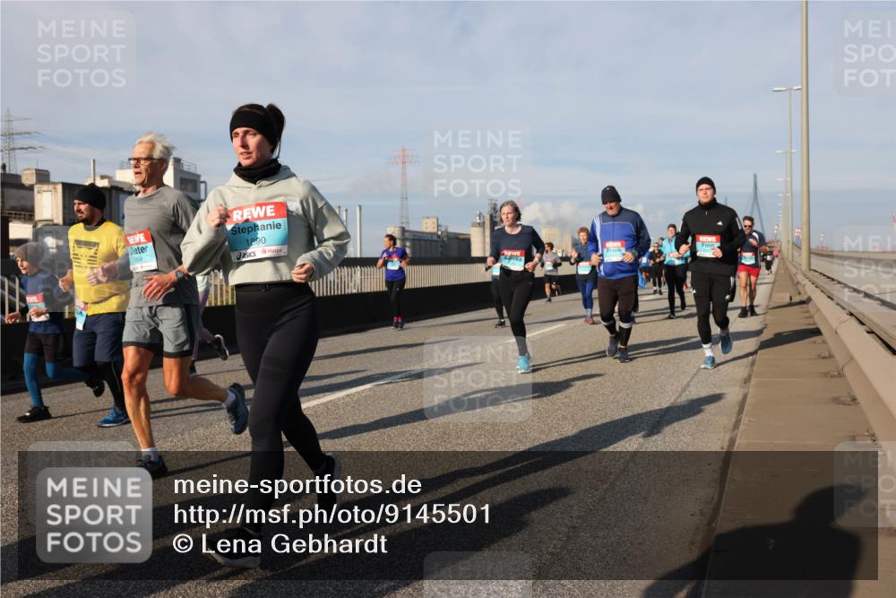03.10.2025 - Köhlbrandbrückenlauf Lena Gebhardt http://msf.ph/oto/9145501 03.10.2025 10:03:01 Position 2 1890 meine-sportfotos.de