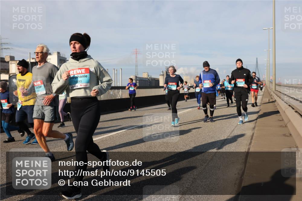 03.10.2025 - Köhlbrandbrückenlauf Lena Gebhardt http://msf.ph/oto/9145505 03.10.2025 10:03:01 Position 2 1899, 1890 meine-sportfotos.de