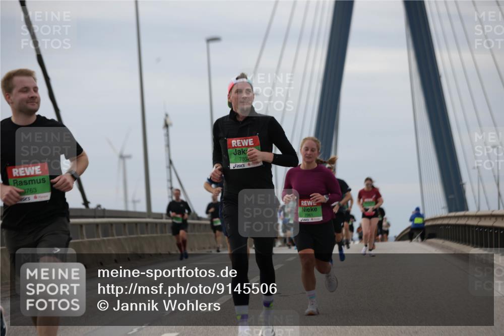 03.10.2025 - Köhlbrandbrückenlauf Jannik Wohlers http://msf.ph/oto/9145506 03.10.2025 15:47:13 Position 1 3763, 786, 7961 meine-sportfotos.de