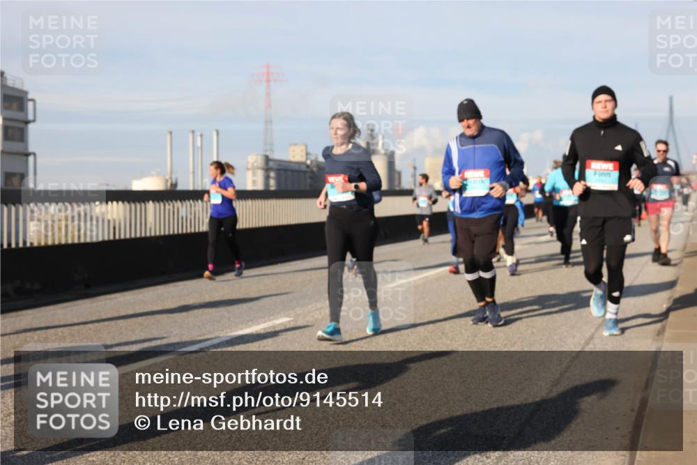 03.10.2025 - Köhlbrandbrückenlauf Lena Gebhardt http://msf.ph/oto/9145514 03.10.2025 10:03:01 Position 2  meine-sportfotos.de