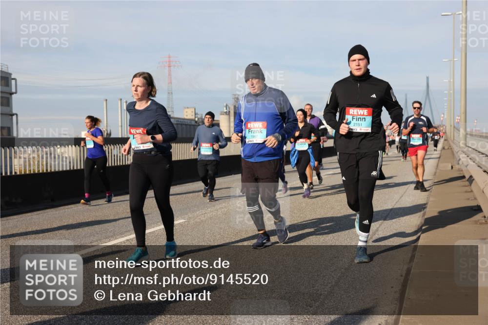03.10.2025 - Köhlbrandbrückenlauf Lena Gebhardt http://msf.ph/oto/9145520 03.10.2025 10:03:02 Position 2 1967, 2151 meine-sportfotos.de