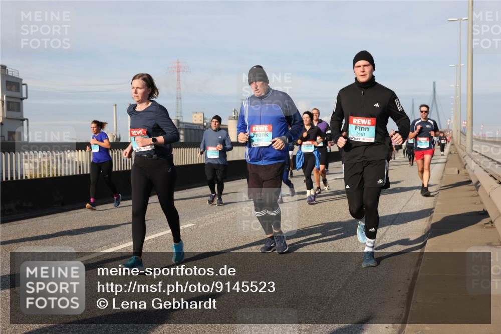 03.10.2025 - Köhlbrandbrückenlauf Lena Gebhardt http://msf.ph/oto/9145523 03.10.2025 10:03:02 Position 2 1967, 2151 meine-sportfotos.de