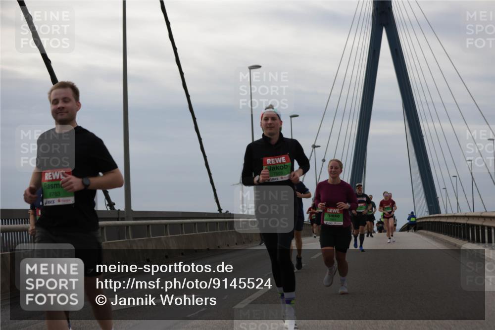 03.10.2025 - Köhlbrandbrückenlauf Jannik Wohlers http://msf.ph/oto/9145524 03.10.2025 15:47:14 Position 1 8763, 7863 meine-sportfotos.de
