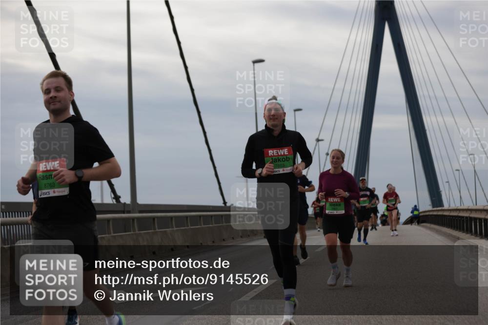 03.10.2025 - Köhlbrandbrückenlauf Jannik Wohlers http://msf.ph/oto/9145526 03.10.2025 15:47:14 Position 1 8763, 7863 meine-sportfotos.de