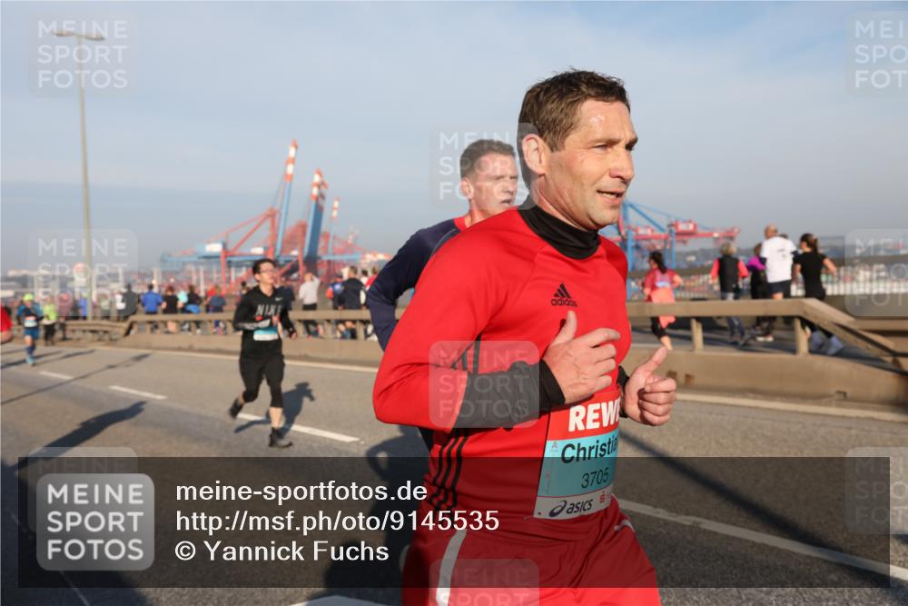 03.10.2025 - Köhlbrandbrückenlauf Yannick Fuchs http://msf.ph/oto/9145535 03.10.2025 08:34:46 Position 2 3705 meine-sportfotos.de