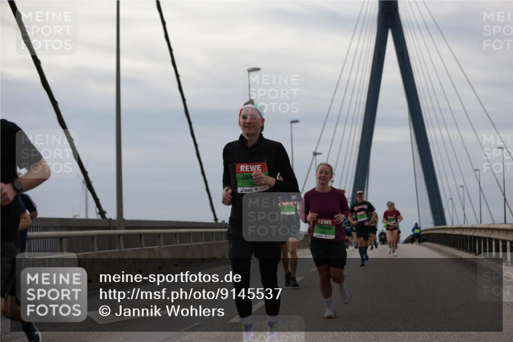 03.10.2025 - Köhlbrandbrückenlauf Jannik Wohlers http://msf.ph/oto/9145537 03.10.2025 15:47:14 Position 1 786 meine-sportfotos.de