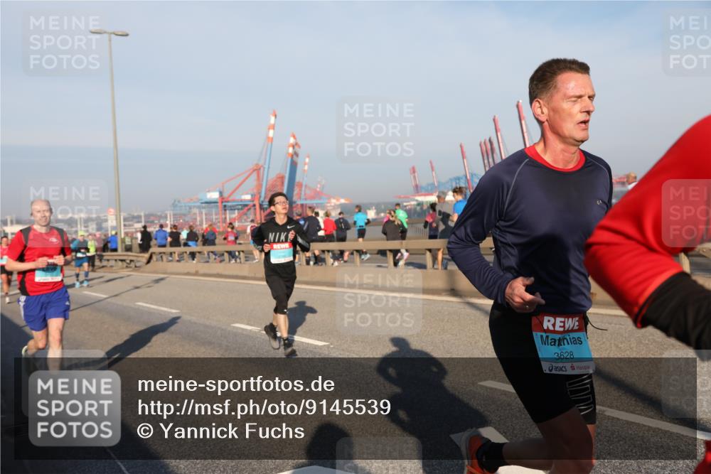 03.10.2025 - Köhlbrandbrückenlauf Yannick Fuchs http://msf.ph/oto/9145539 03.10.2025 08:34:46 Position 2 3628 meine-sportfotos.de