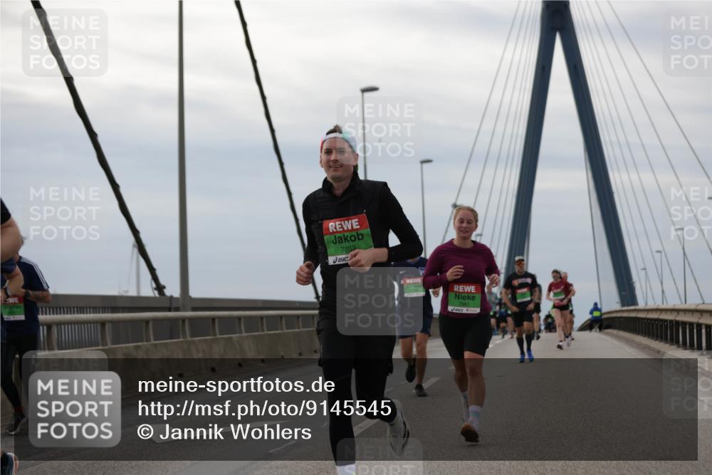 03.10.2025 - Köhlbrandbrückenlauf Jannik Wohlers http://msf.ph/oto/9145545 03.10.2025 15:47:14 Position 1 7863, 7961 meine-sportfotos.de