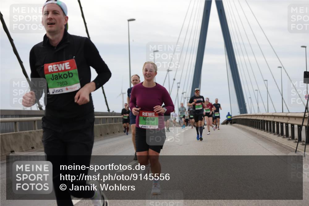 03.10.2025 - Köhlbrandbrückenlauf Jannik Wohlers http://msf.ph/oto/9145556 03.10.2025 15:47:15 Position 1 7863, 7961 meine-sportfotos.de