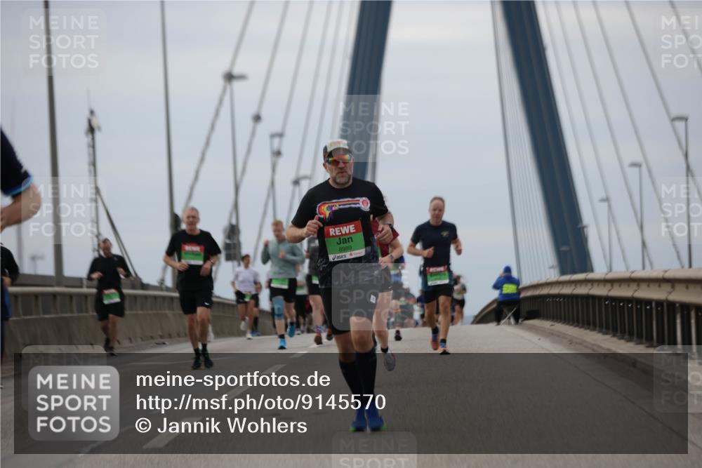 03.10.2025 - Köhlbrandbrückenlauf Jannik Wohlers http://msf.ph/oto/9145570 03.10.2025 15:47:17 Position 1 8989 meine-sportfotos.de