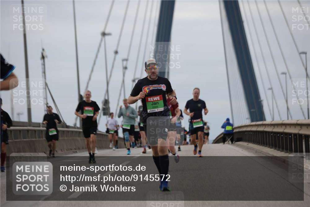 03.10.2025 - Köhlbrandbrückenlauf Jannik Wohlers http://msf.ph/oto/9145572 03.10.2025 15:47:17 Position 1 8989 meine-sportfotos.de