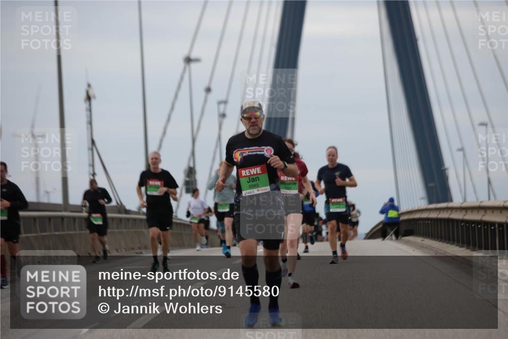03.10.2025 - Köhlbrandbrückenlauf Jannik Wohlers http://msf.ph/oto/9145580 03.10.2025 15:47:17 Position 1 8989 meine-sportfotos.de