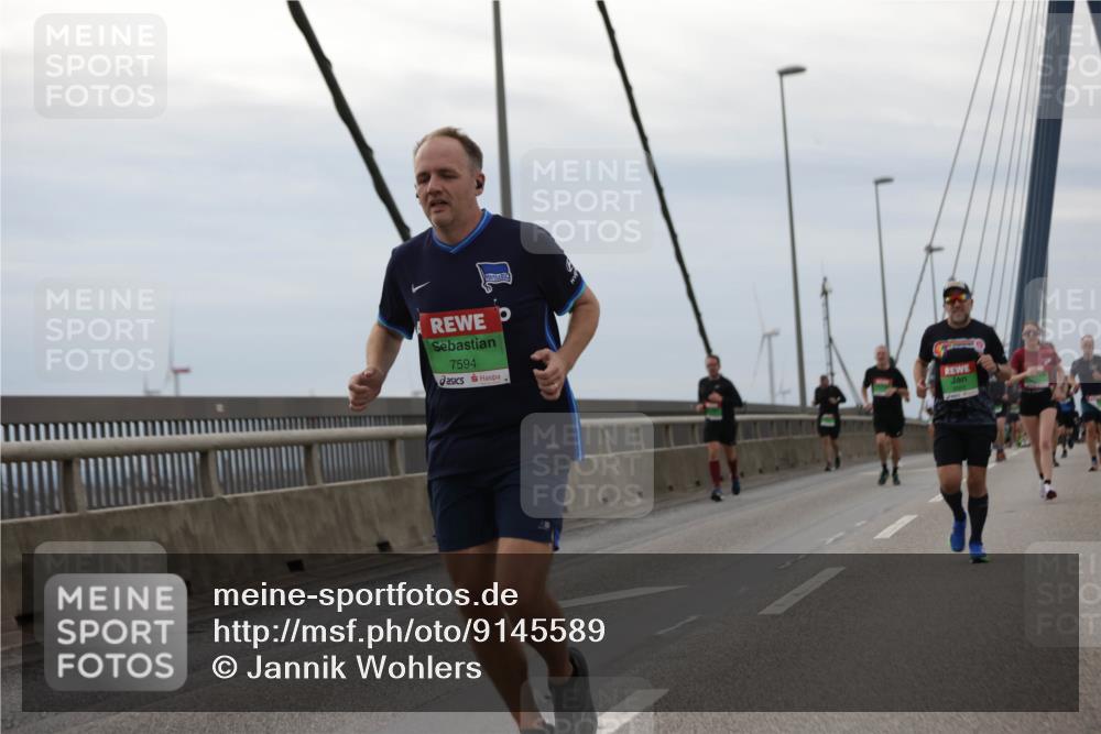03.10.2025 - Köhlbrandbrückenlauf Jannik Wohlers http://msf.ph/oto/9145589 03.10.2025 15:47:18 Position 1 7594 meine-sportfotos.de