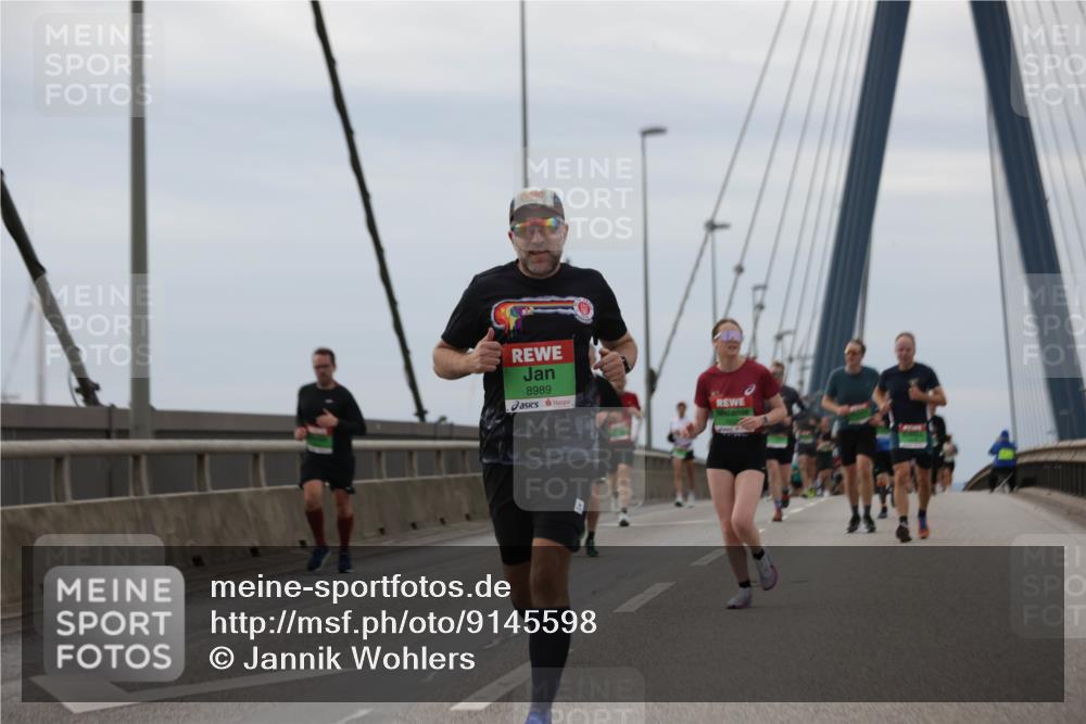 03.10.2025 - Köhlbrandbrückenlauf Jannik Wohlers http://msf.ph/oto/9145598 03.10.2025 15:47:19 Position 1 8989 meine-sportfotos.de